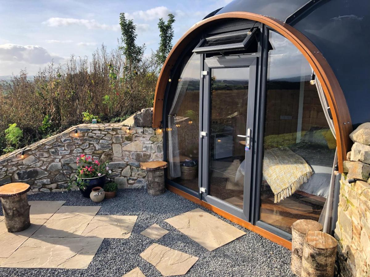 Hilltop Hideaway - Secluded Pod With Private Hot Tub Newry Bagian luar foto