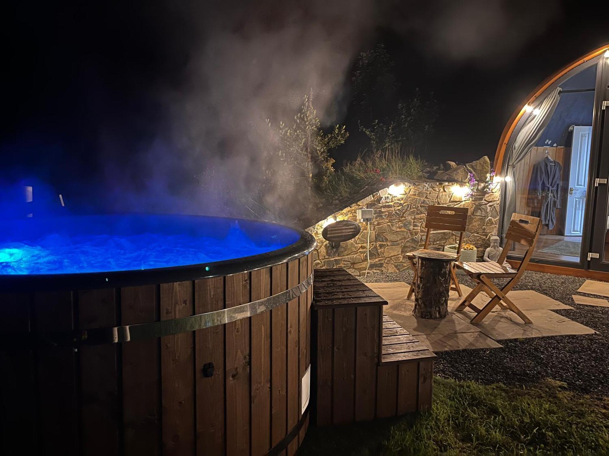 Hilltop Hideaway - Secluded Pod With Private Hot Tub Newry Bagian luar foto